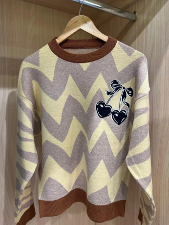 sweater cherry